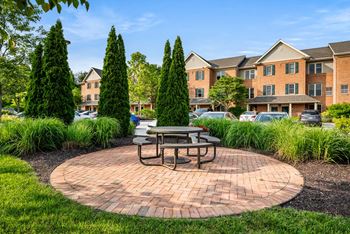 Outdoor lounge and fire pit